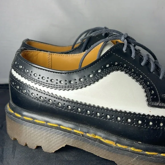 VINTAGE DR. MARTENS Black White Leather Wingtip Oxfords Made in England - Picture 2 of 13